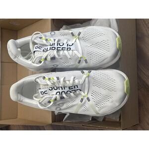 ON W CLOUDSURFER in white women's 10.5 new